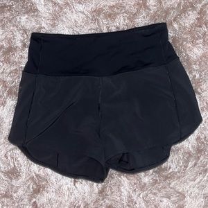 black lululemon shorts